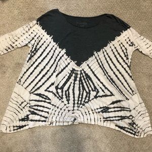 Loose shirt